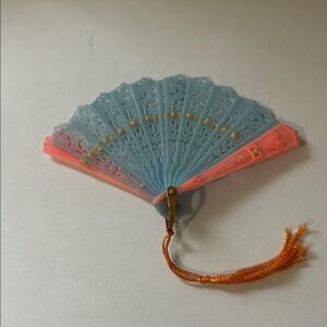 Vintage Barbie Fan 1960s Japanese Fillagree 4 inches